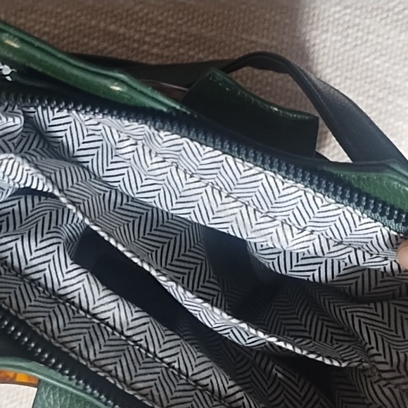 LDW Designs Forest Green Crossbody Bag with Circular Accent - Picture 3 of 5